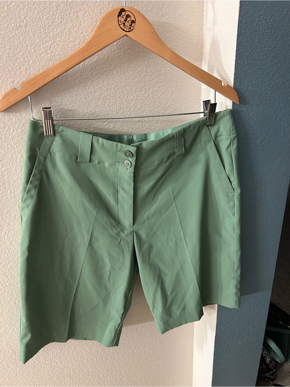 Nike Mint Green Women's Bermuda Golf Shorts size 8